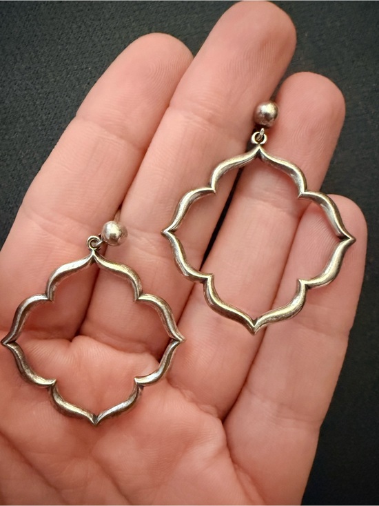 James Avery Jewelry - Retired James Avery Silver Venetian Frame Drop Hoop Earrings